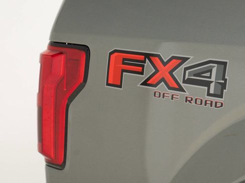 Used 2019 Ford F150 Lariat image 12