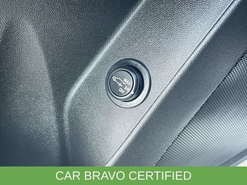 Certified 2022 Chevrolet Equinox RS w/ Infotainment Package AWD/4WD image 24