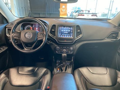 Used 2020 Jeep Cherokee Trailhawk w/ Comfort & Convenience Group image 14