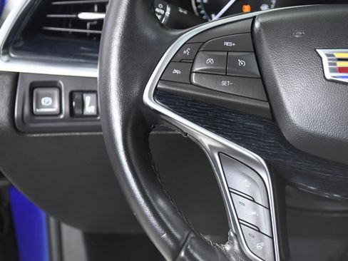 Used 2024 Cadillac XT5 Premium Luxury image 11