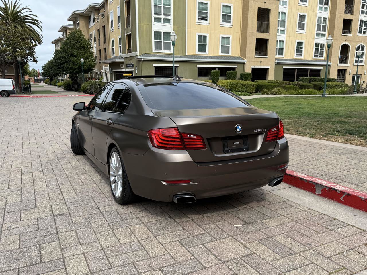 Used 2015 BMW 550i Sedan RWD image 2