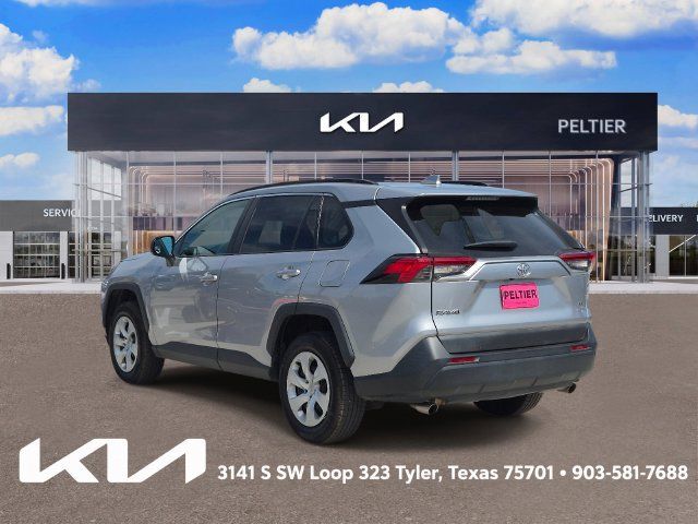 Used 2019 Toyota RAV4 LE FWD image 3