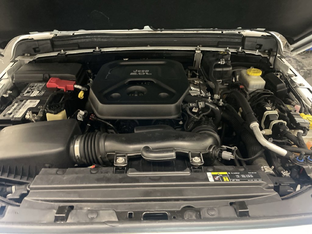 Used 2018 Jeep Wrangler Unlimited Sahara AWD/4WD image 23
