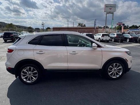 Used 2017 Lincoln MKC Select w/ Select Plus Package FWD image 9