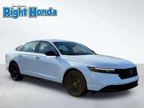 Used 2025 Honda Accord SE image 10