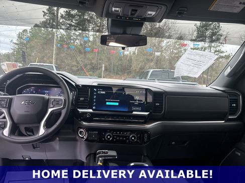 Used 2024 Chevrolet Silverado 1500 LT Trail Boss w/ Convenience Package II image 4