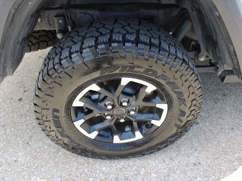 Certified 2026 Jeep Gladiator Rubicon AWD/4WD image 14