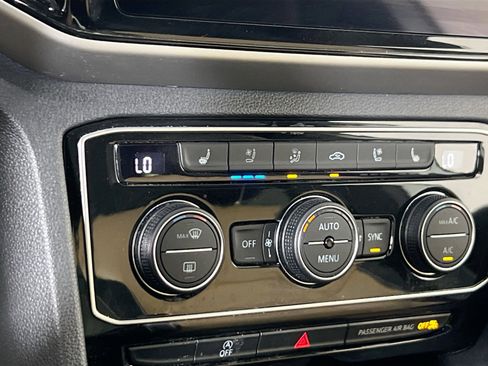 Used 2022 Volkswagen Atlas Cross Sport SEL Premium R-Line image 21