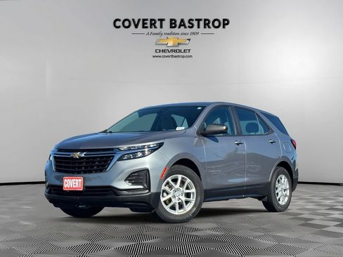 Used 2023 Chevrolet Equinox LS image 1