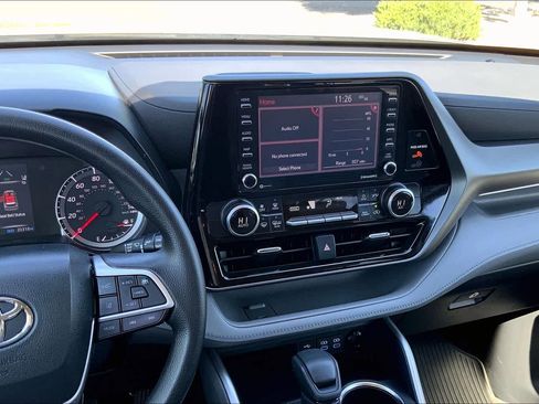 Used 2022 Toyota Highlander L image 7