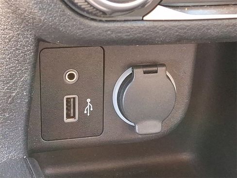 Used 2020 Nissan Kicks S image 23