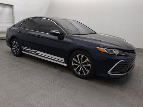 Used 2021 Toyota Camry LE FWD image 11