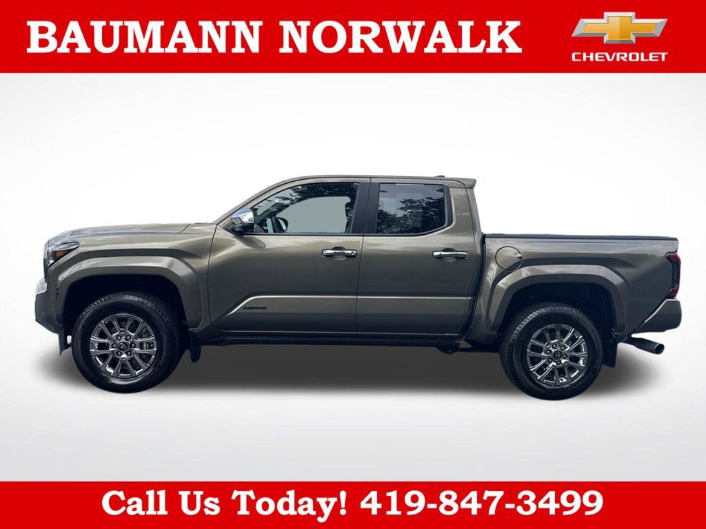 Used 2025 Toyota Tacoma Limited AWD/4WD image 4