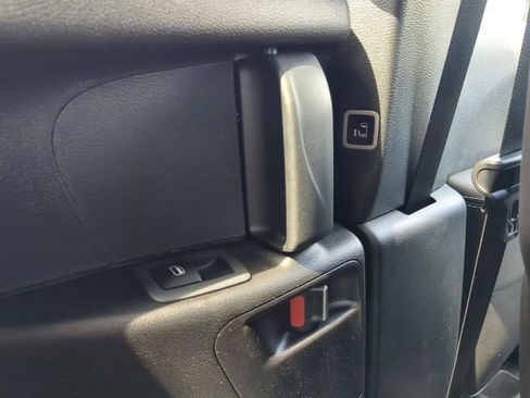 New 2025 Chrysler Voyager LX image 16