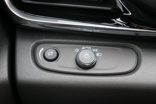 New 2026 Buick Envista Sport Touring w/ Convenience I Package FWD image 19