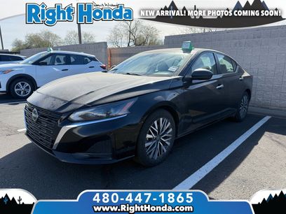 Used 2024 Nissan Altima 2.5 SV