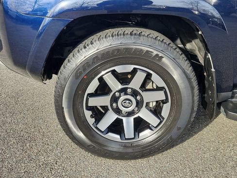 Certified 2022 Toyota 4Runner TRD Off-Road Premium image 9