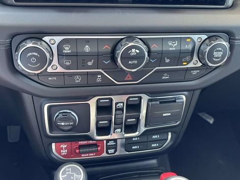 New 2026 Jeep Wrangler Unlimited Rubicon AWD/4WD image 25