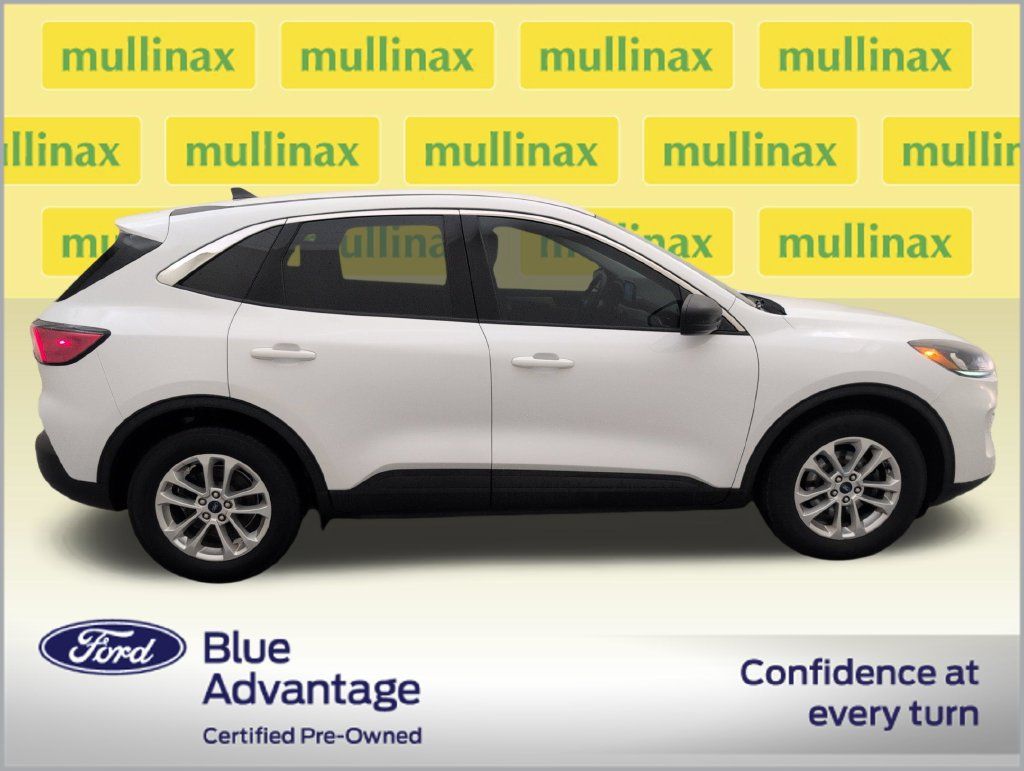 Used 2022 Ford Escape SE w/ Convenience Package FWD image 2