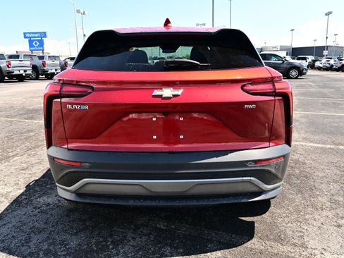 Used 2024 Chevrolet Blazer EV LT AWD/4WD image 7