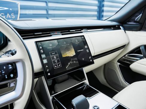 Used 2025 Land Rover Range Rover Long Wheelbase SE image 65