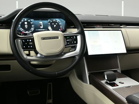 Used 2024 Land Rover Range Rover Long Wheelbase SE AWD/4WD image 7