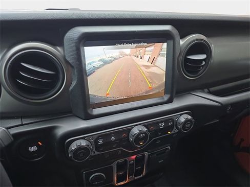 Used 2023 Jeep Wrangler Unlimited Sport image 25