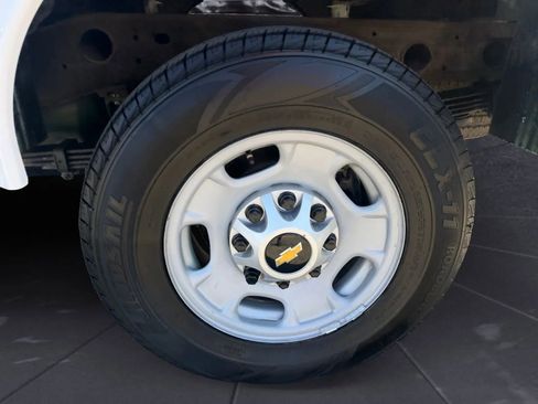 Used 2021 Chevrolet Silverado 2500 W/T w/ WT Convenience Package image 40