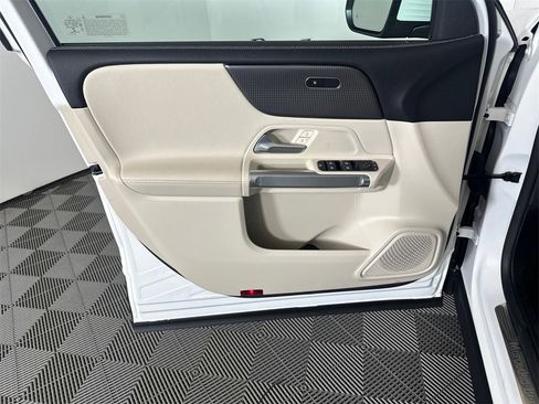 Certified 2022 Mercedes-Benz GLB 250 image 10