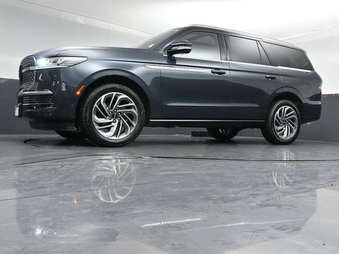 Certified 2025 Lincoln Navigator Reserve AWD/4WD image 41