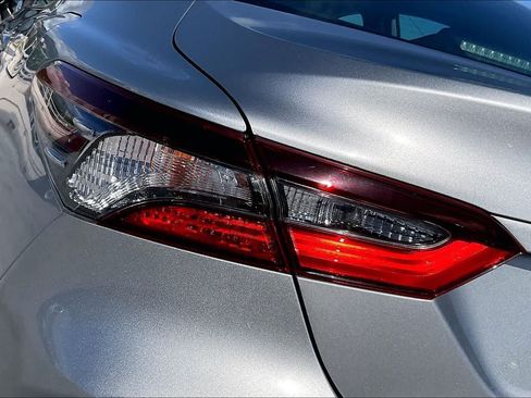 Used 2021 Toyota Camry LE FWD image 32