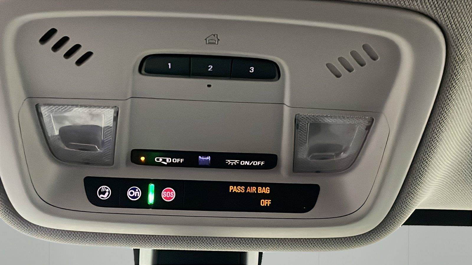 Used 2018 Chevrolet Traverse LT FWD image 21