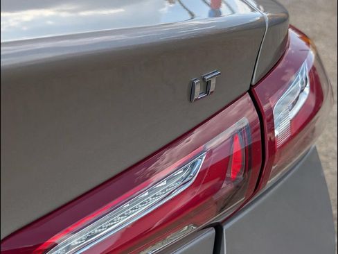 Used 2023 Chevrolet Malibu LT FWD image 23