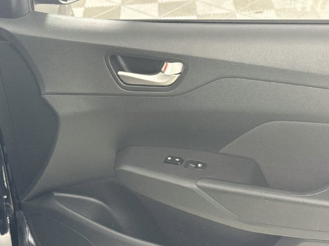 Used 2018 Hyundai Accent SE FWD image 29