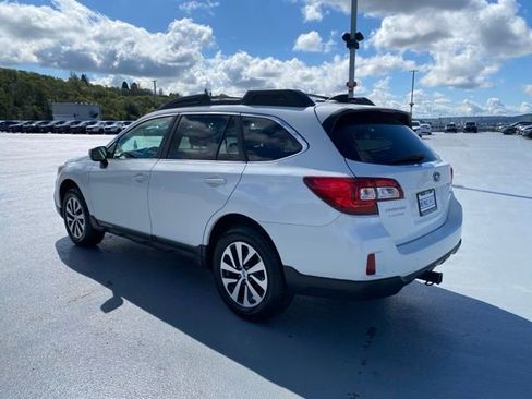 Used 2016 Subaru Outback 2.5i Premium image 6