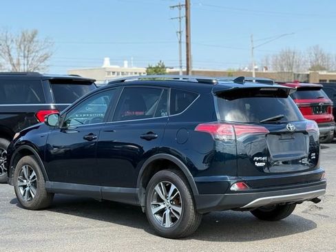 Used 2017 Toyota RAV4 XLE AWD/4WD image 37