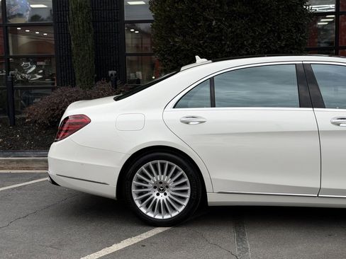 Used 2019 Mercedes-Benz S 560 Sedan image 22