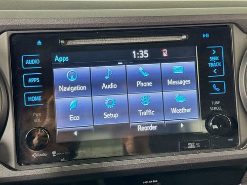 Used 2018 Toyota Tacoma TRD Sport AWD/4WD image 18