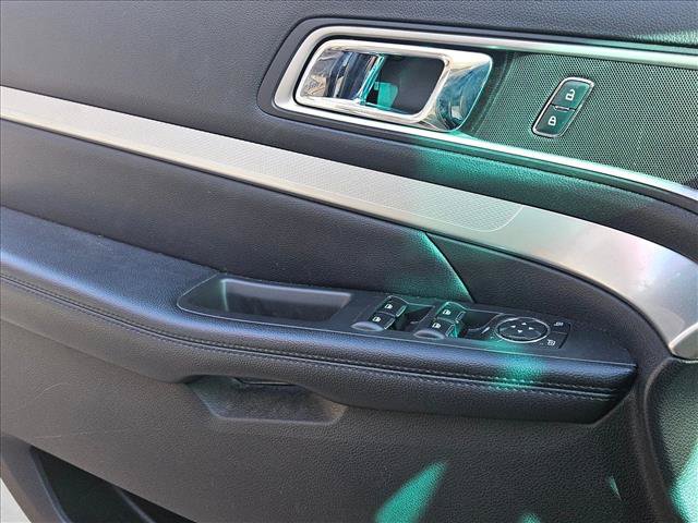 Used 2016 Ford Explorer XLT w/ Equipment Group 202A FWD image 6