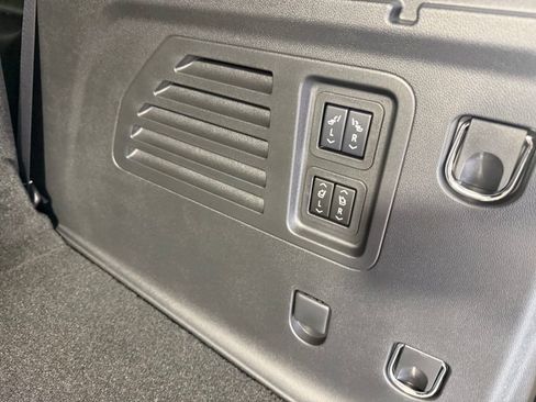New 2026 Chevrolet Traverse RS AWD/4WD image 13