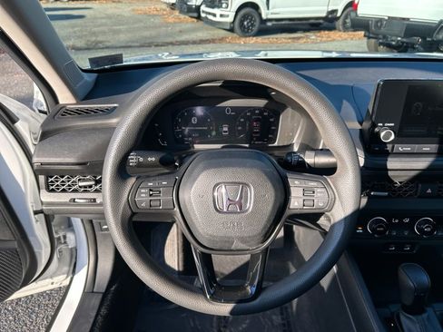 Used 2023 Honda Accord EX image 18