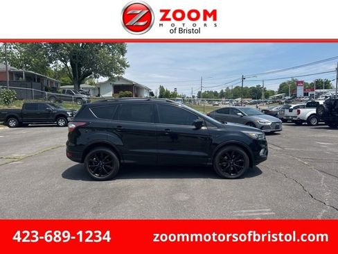 Used 2018 Ford Escape SE w/ SE Sport Appearance Package AWD/4WD image 1