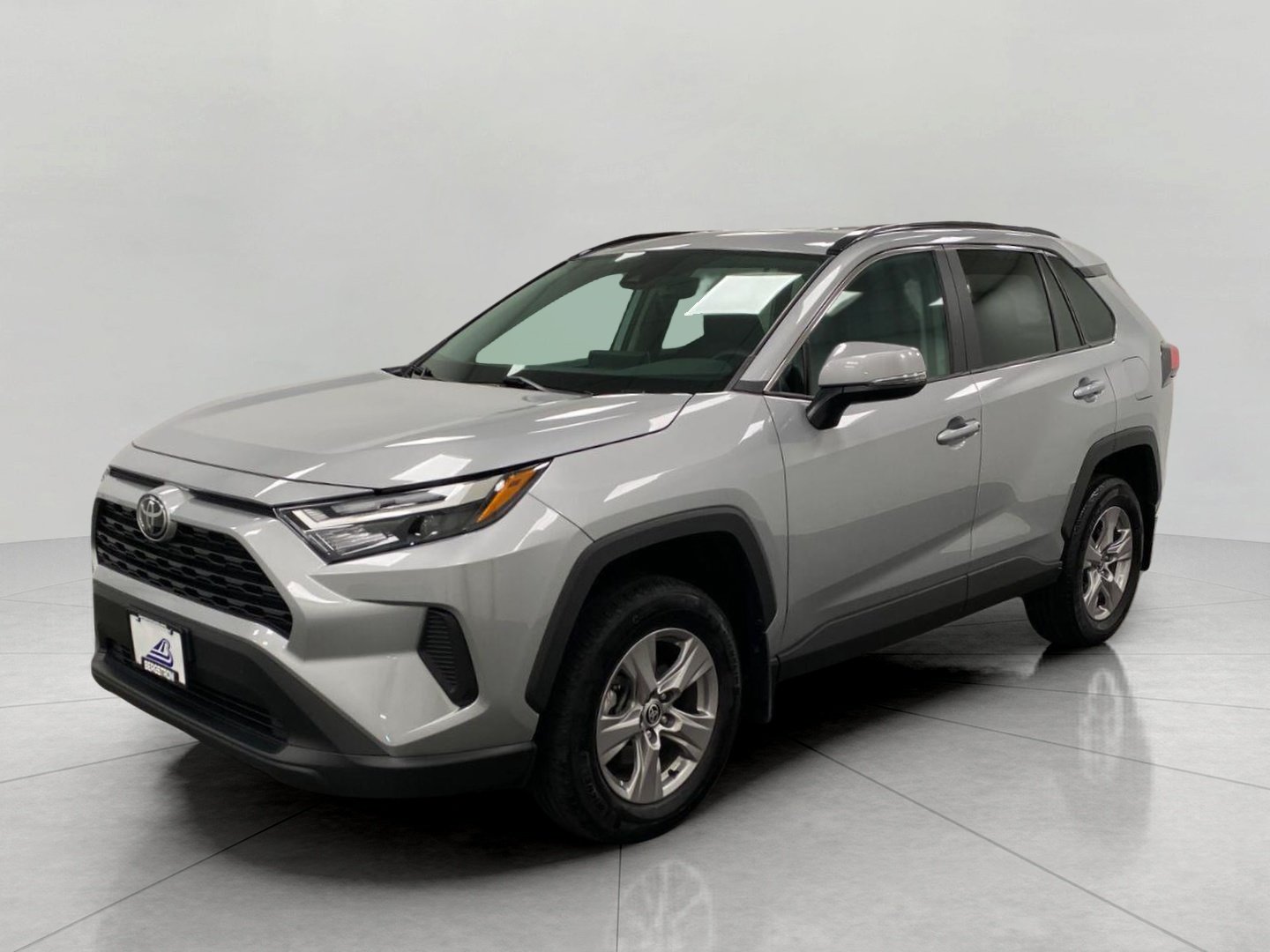 Used 2025 Toyota RAV4 XLE AWD/4WD image 9