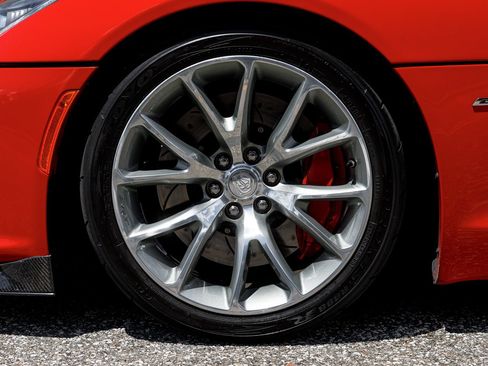 Used 2014 SRT Viper GTS w/ GTS Laguna Interior Package RWD image 30