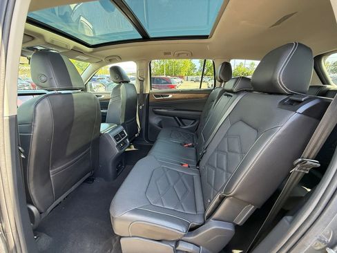 Used 2024 Volkswagen Atlas SE image 23