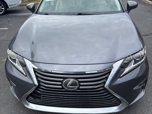 Used 2016 Lexus ES 350 w/ Luxury Package w/Wood Trim FWD image 3