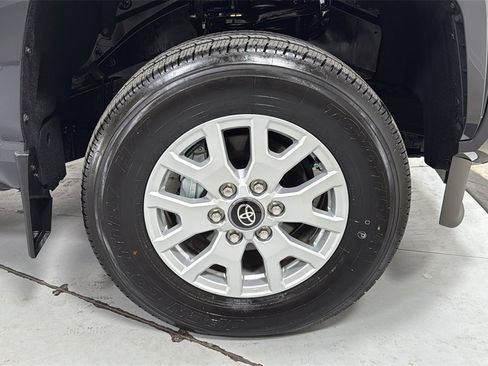 Certified 2024 Toyota Tacoma SR image 21