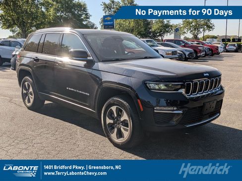 Used 2023 Jeep Grand Cherokee 4WD 4xe image 1