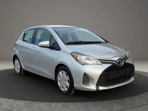 Used 2016 Toyota Yaris L FWD image 3