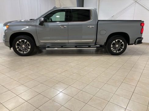 Used 2024 Chevrolet Silverado 1500 High Country w/ Technology Package image 2